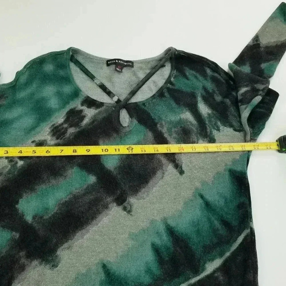 Rock & Republic XS Green Black Gray Camo Style Lg Sleeve Cross Crew Neck Sweater - Picture 2 of 7